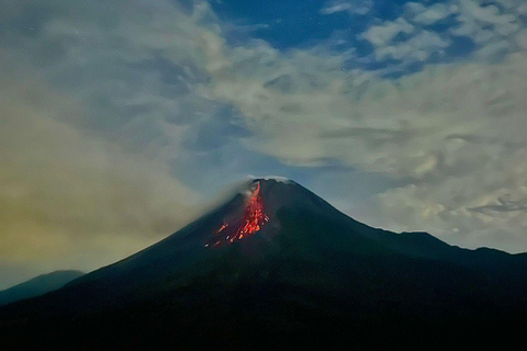 Yogyakarta : Turgo Hill - Vue imprenable sur les coulées de lave du mont MerapiYogyakarta : colline de Turgo - Vue imprenable sur le volcan Merapi