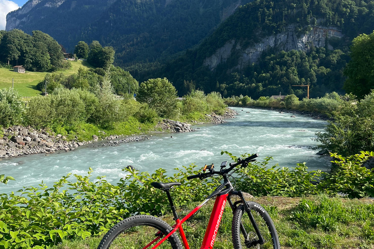 Interlaken: E-Bike Rental with Helmet and Lock