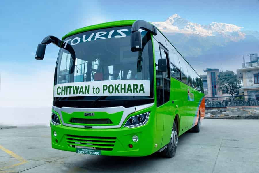 Chitwan: Luxuriöser Sofa-Touristenbus nach Kathmandu/Pokhara. Foto: GetYourGuide