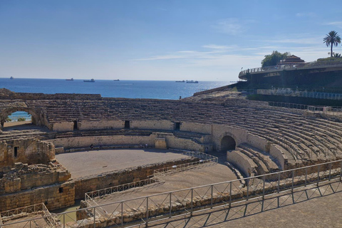 Barcelona: Private Day Trip | Roman Tarragona & Sitges Charm Private Day Trip in Portuguese