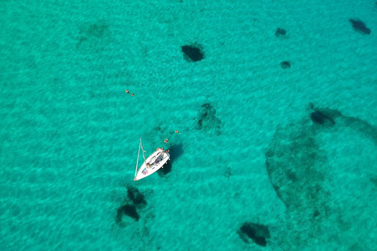 From Stintino: Half-Day Sailing Boat Tour to La Pelosa From Stintino: Half-Day Whit Sailing Boat Tour to Asinara