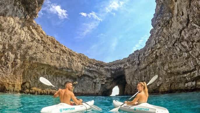 Malta: Korallenlagune und Höhle – mit dem Kajak