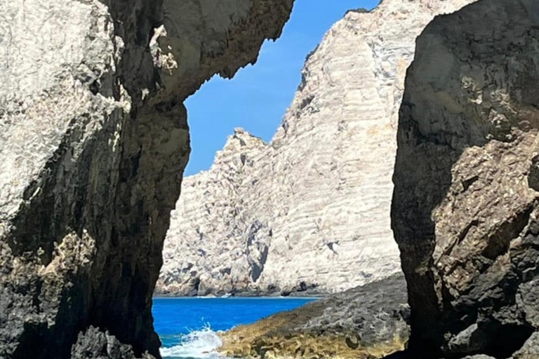 Zakynthos: Private Speedboat Tour to the Shipwreck and swim