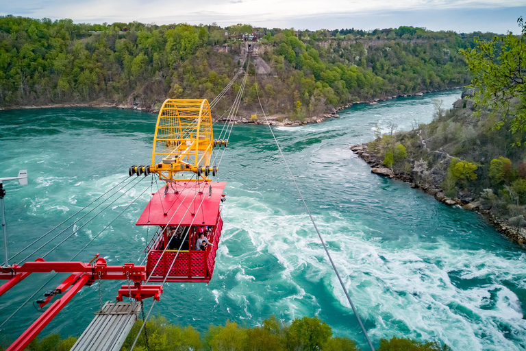 Niagara: Wycieczka Teslą z zegarem kwiatowym, jacuzzi i wodospadem