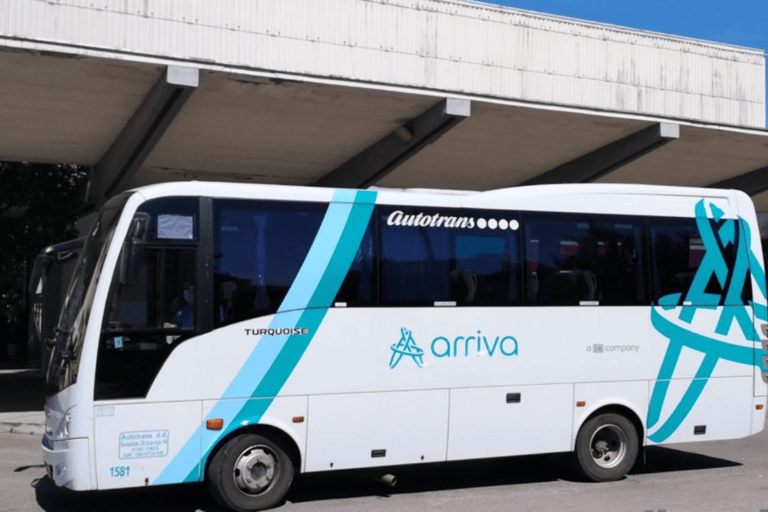 Trasferimento diretto in autobus da Spalato a Trogir e viceversaSingola da Trogir a Spalato