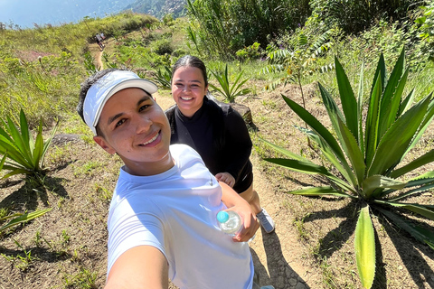 MEDELLÍN: Wędrówka w chmury: odkryj Cerro de las 3 Cruces (Wzgórze Trzech Krzyży)