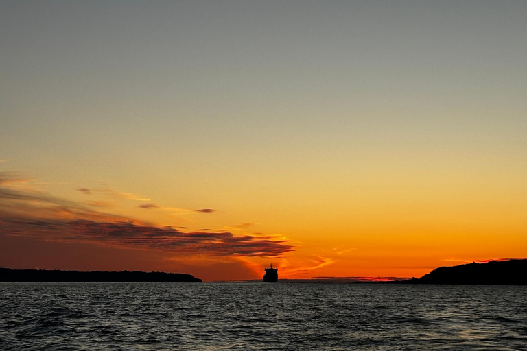 Québec City: Sunset Zodiac Boat Tour on St. Lawrence River