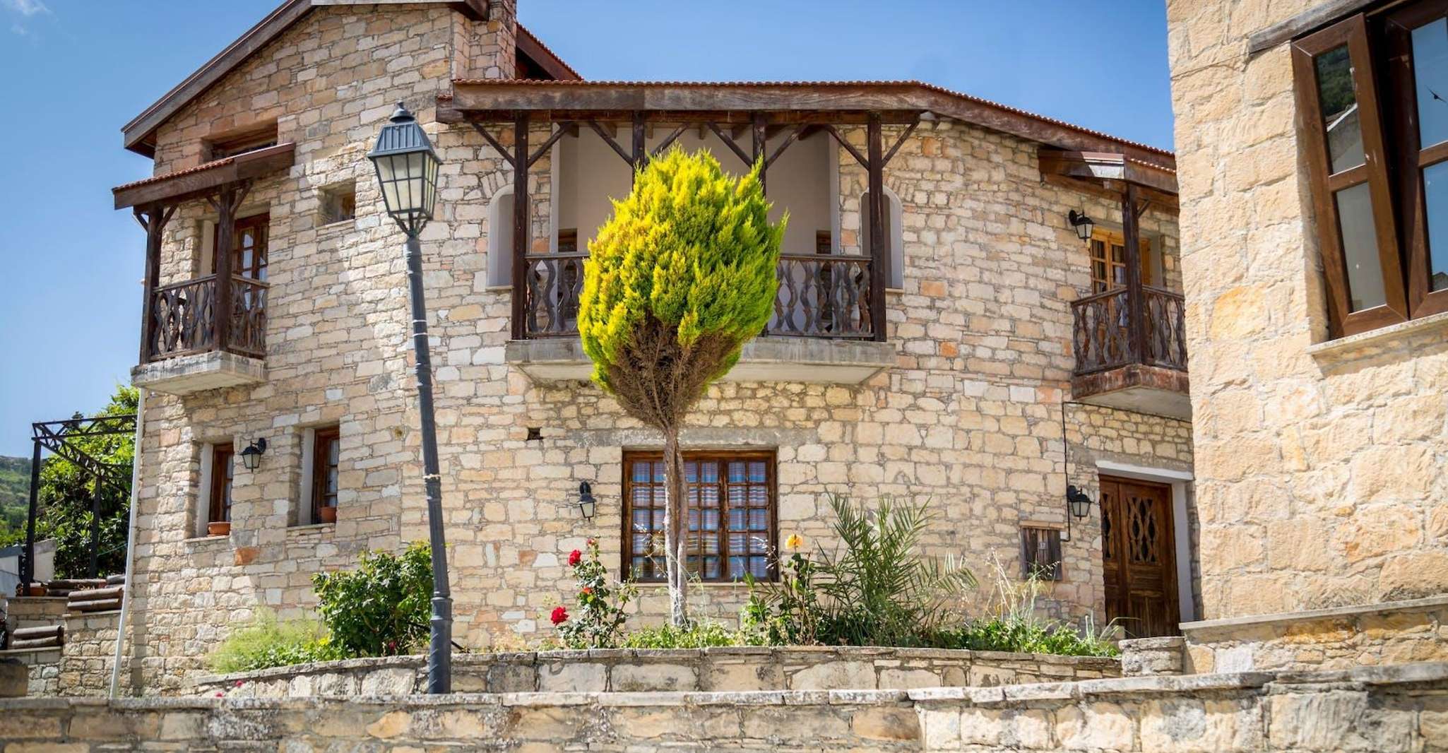 Antico Kourion, Castello di Kolossi, Omodos & Winery Tour - Hizvo