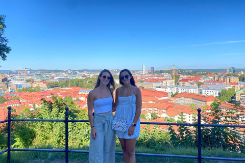 Gothenburg: Universeum & Haga Private Day Tour with Guide