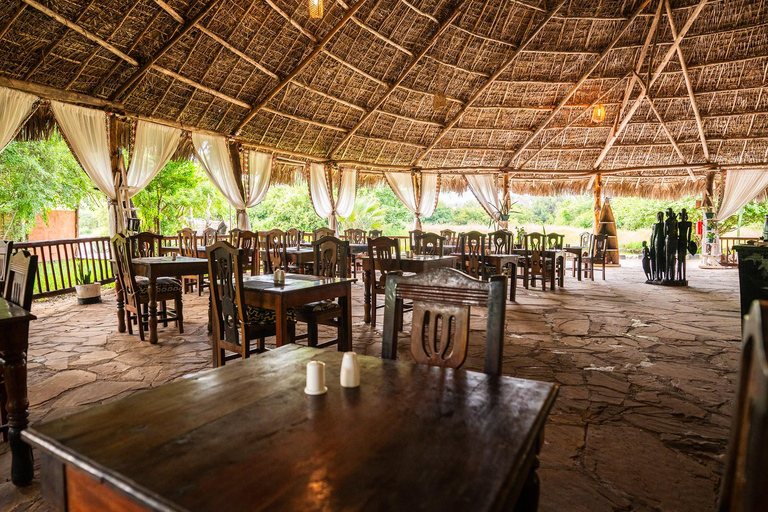 Vanuit Zanzibar: Selous G.R. safari met overnachting en vluchtengedeelde safari