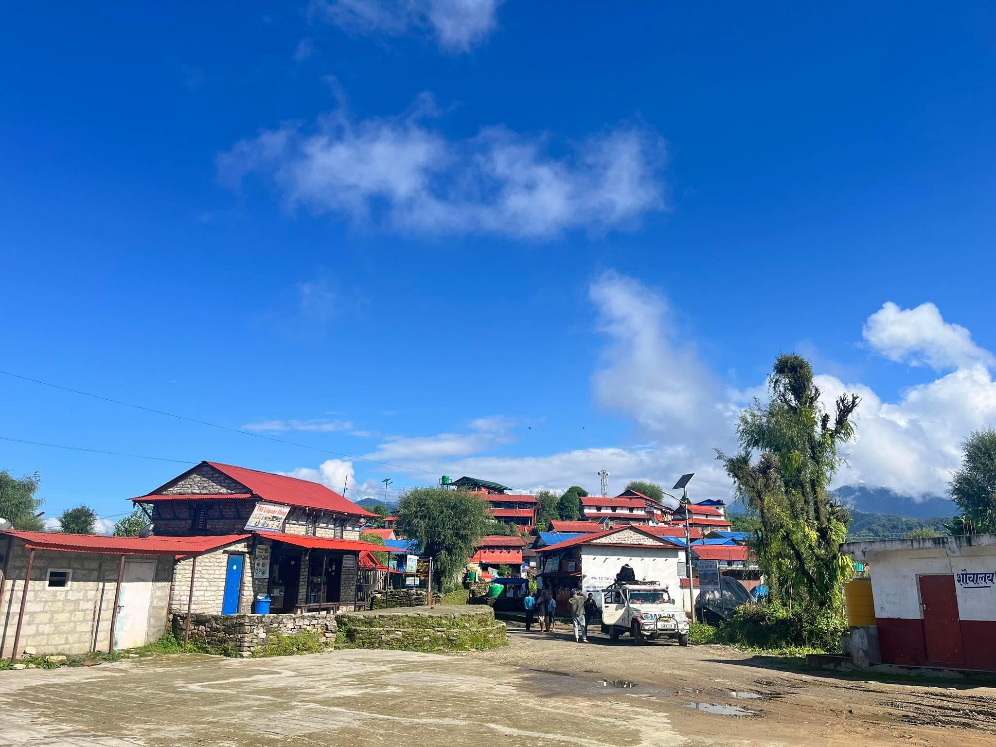 Gemeinschaftliche Wanderung in Ghalegaun Bhujung