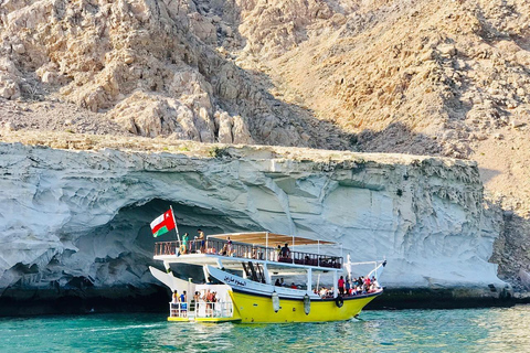 Depuis Sharjah/Dubaï : Excursion d&#039;une journée à Dibba et Musandam et croisière en boutre