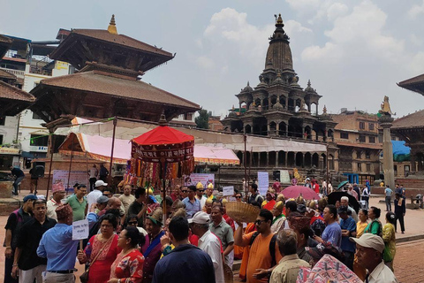 Kathmandu: 5 UNESCO Heritage Sites Tour with Local Guide 5 UNESCO Heritage Sites Group Tour with Local Guide