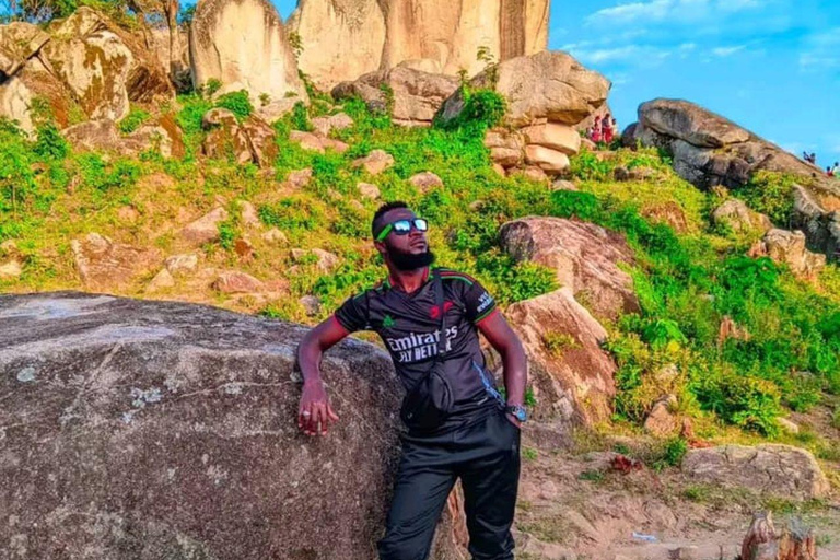 Passeio de um dia à Pedra Chorona a partir de KisumuPasseio de um dia a Crying Stone a partir de Kisumu