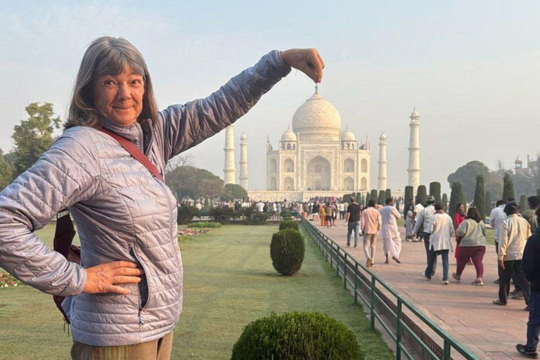 From Delhi Taj Mahal & full Day Agra Tour with 5 star lunch Ac Private Car + Tour Guide.