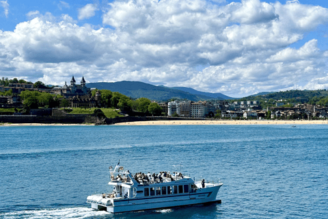 San Sebastián: Excursión Panorámica en Catamarán por la Bahía y la Costa