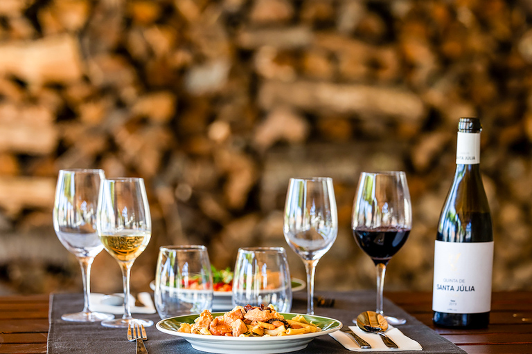 Do Porto: Vale do Douro com passeio de barco, degustação de vinhos e almoçoTour com serviço de busca no hotel e traslado ao ponto de encontro