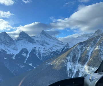 Canmore: 25-minütige Three Sisters Helikopter Tour