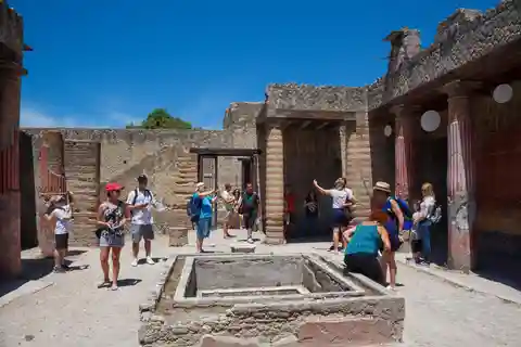 Trasferimento da Napoli ad Amalfi con tour ad Ercolano