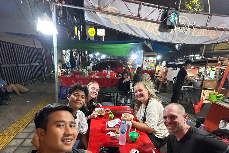 Jakarta Evening City Tour with Food Tasting