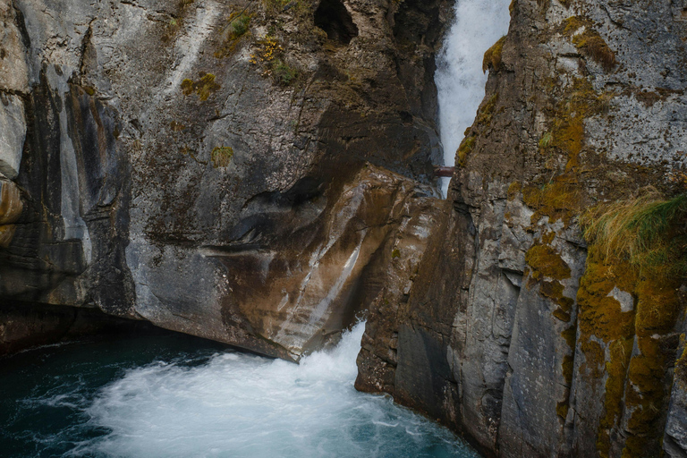 Banff & Yoho: Moraine, Louise, Emerald Lake, Canyon & Falls