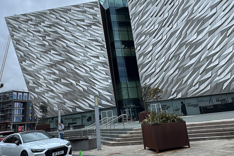 Belfast: Private Custom Tour with Driver and Guide