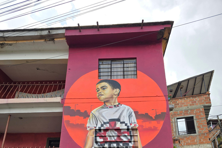 Medellin: Comuna 3 Constellations Graffity tour