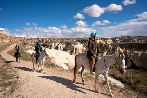 Capadocia: paseo a caballo, magia de unicornios y senderos ocultosTour de 1 hora durante el día
