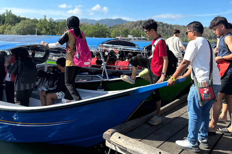 Langkawi: Sharing Mangrove Boat Tour 2 Hours
