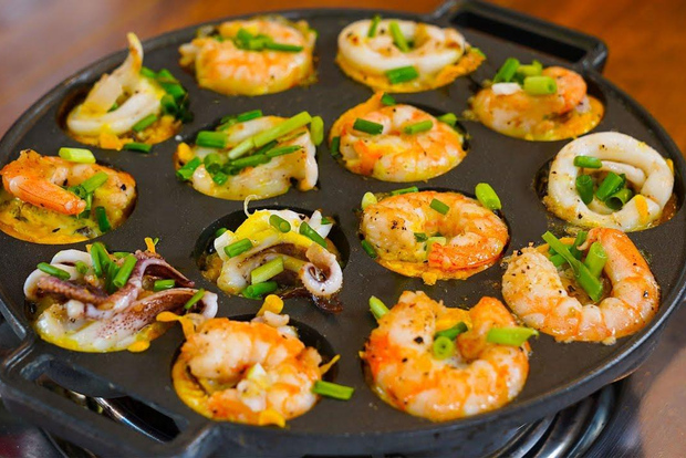 Ho Chi Minh City: Super Niche Walking Street Food Tour