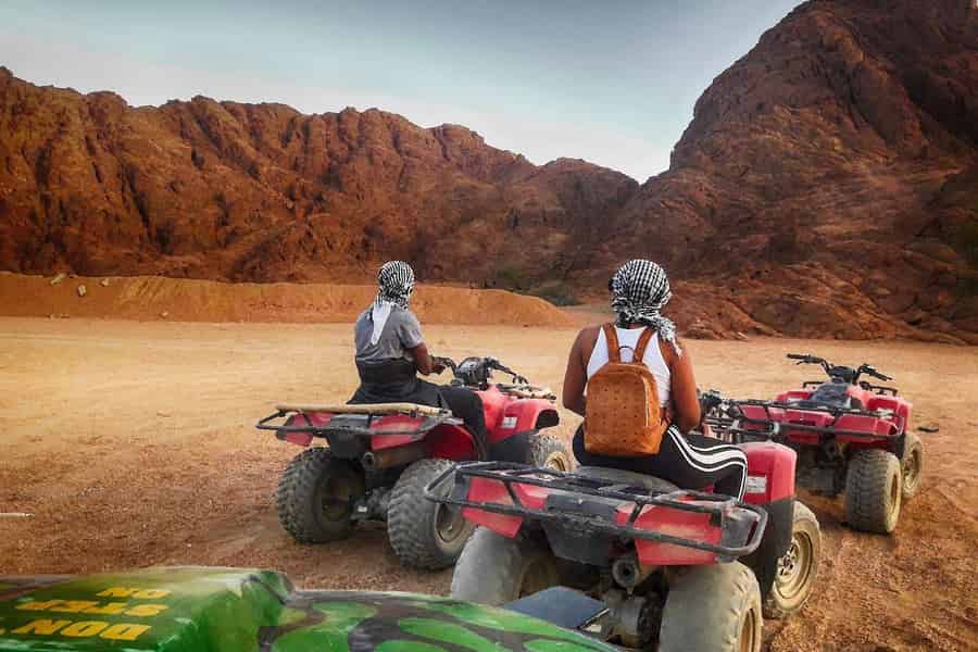 Hurghada: VIP-Quad, Meer, Kamel, Safari, Sternenguckerei & Abendessen. Foto: GetYourGuide