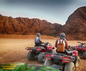 Hurghada: VIP Quad, hav, kamel, safari, stjärnskådning och middag
