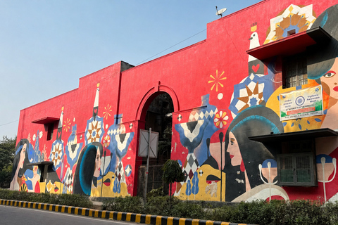 Delhi: A Day Between Gates, Gardens, and Tombs