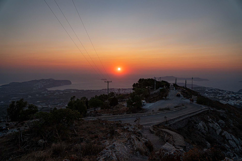 Da Fira: Tour in minibus dei punti salienti di Santorini con tramonto a Oia