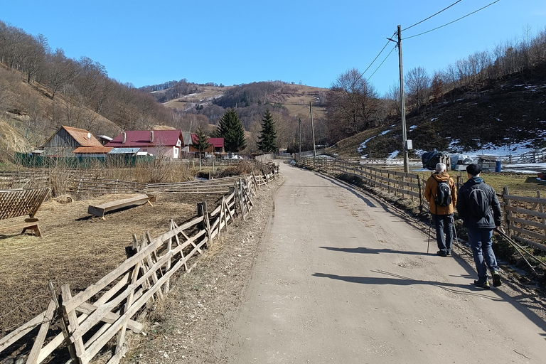 Brașov: Hidden Mountain Villages Guided Walking Tour