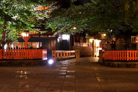 Kyoto: Gion Night Walk of Daily Life & Geisha Culture