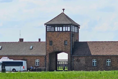 From Krakow: Auschwitz-Birkenau Guided Tour with Pickup