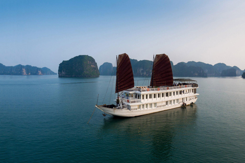 Från Hanoi: Ha Long &amp; Bai Tu Long Bay 2-dagars 1-natts kryssningSun World kryssningshamn: Bai Tu Long Bay 2-dagars kryssning med 1 natt