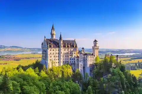 Munich: Neuschwanstein Castle Private Tour with Guide