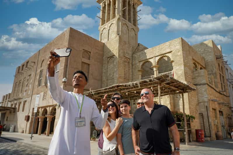 Das alte Dubai: Premium Guided Tour mit Street Food & Abra Ride