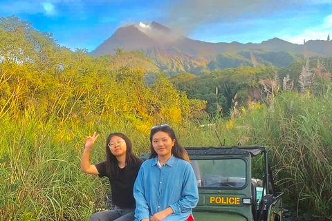Yogyakarta: Merapi Sunrise Jeep and Trek with Lunch