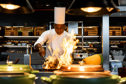 Colombo: Kingsbury Buffet Lunch or Dinner with Wine/Beer Colombo: Kingsbury Buffet Dinner with Wine/Beer