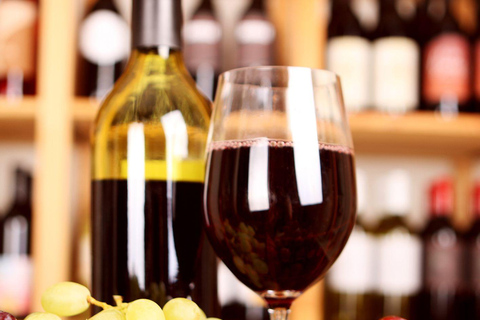 Tour de vinhos e degustação de azeitonas - Tour em pequenos gruposTour e degustação de vinhos - Tour em pequenos grupos (somente ingresso)