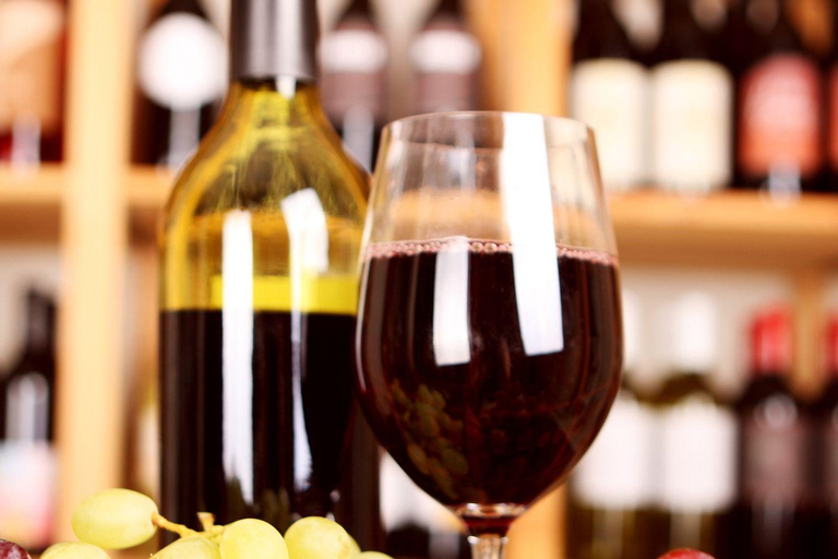 Tour de vinhos e degustação de azeitonas - Tour em pequenos gruposTour e degustação de vinhos - Tour em pequenos grupos (somente ingresso)