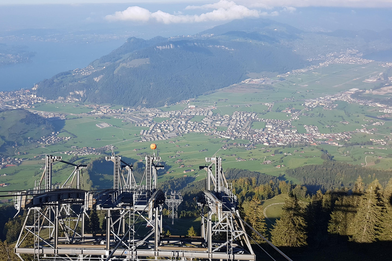 Majesté en plein air : L&#039;expérience du cabriolet StanserhornLa majesté du plein air : L&#039;expérience du cabriolet Stanserhorn