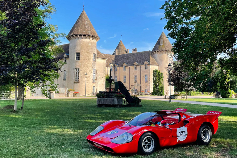 Visita os museus do Castelo de Savigny: aviões, carros, motas...