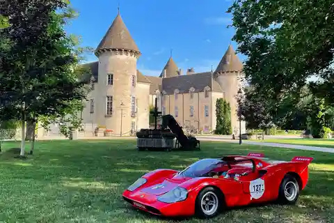 Visit the Château de Savigny museums: planes, cars, motorcycles...