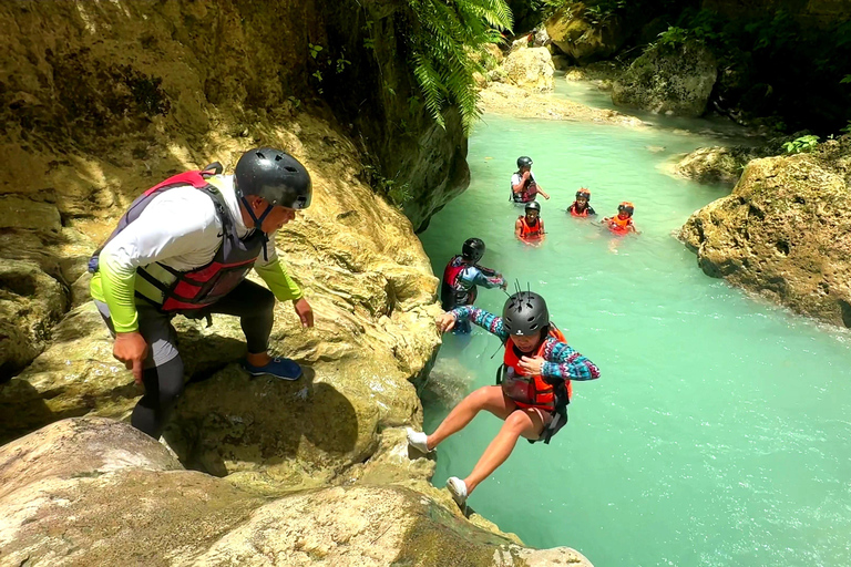 宿务：奥斯梅尼亚峰与卡瓦桑峡谷探险一日游宿务：奥斯梅尼亚峰和卡瓦山峡谷探险一日游