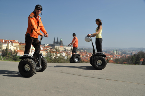 Praga: 2 horas de tour de Segway com serviço de busca no hotelVisita em inglês