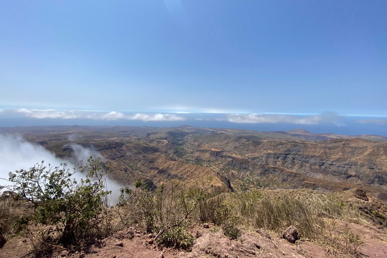 Santiago: Hike from Praia to Monte Tchota and Pico de Antónia Santiago: Beach to Monte Tchota – Pico Leão – Monte Tchota Hike